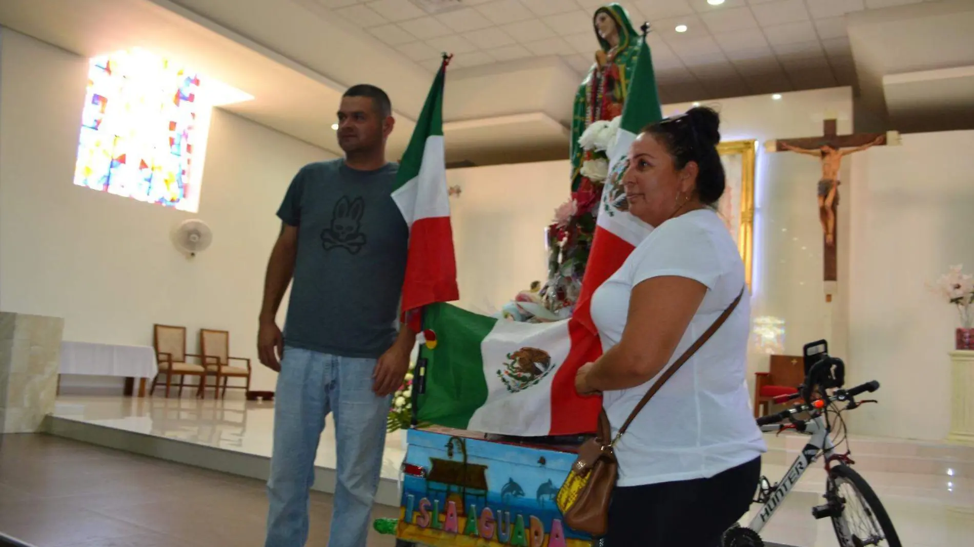 Devotos de la Virgen de Guadalupe dan gracias por las bendiciones recibidas y le piden que los cuide y ayude a recobrar su salud